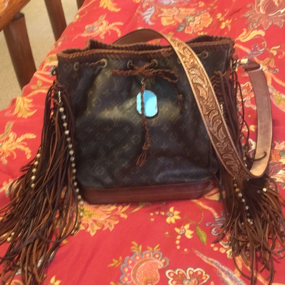SOLD—Vintage Louis Vuitton Boho fringe Noe GM - Picture 13 of 16